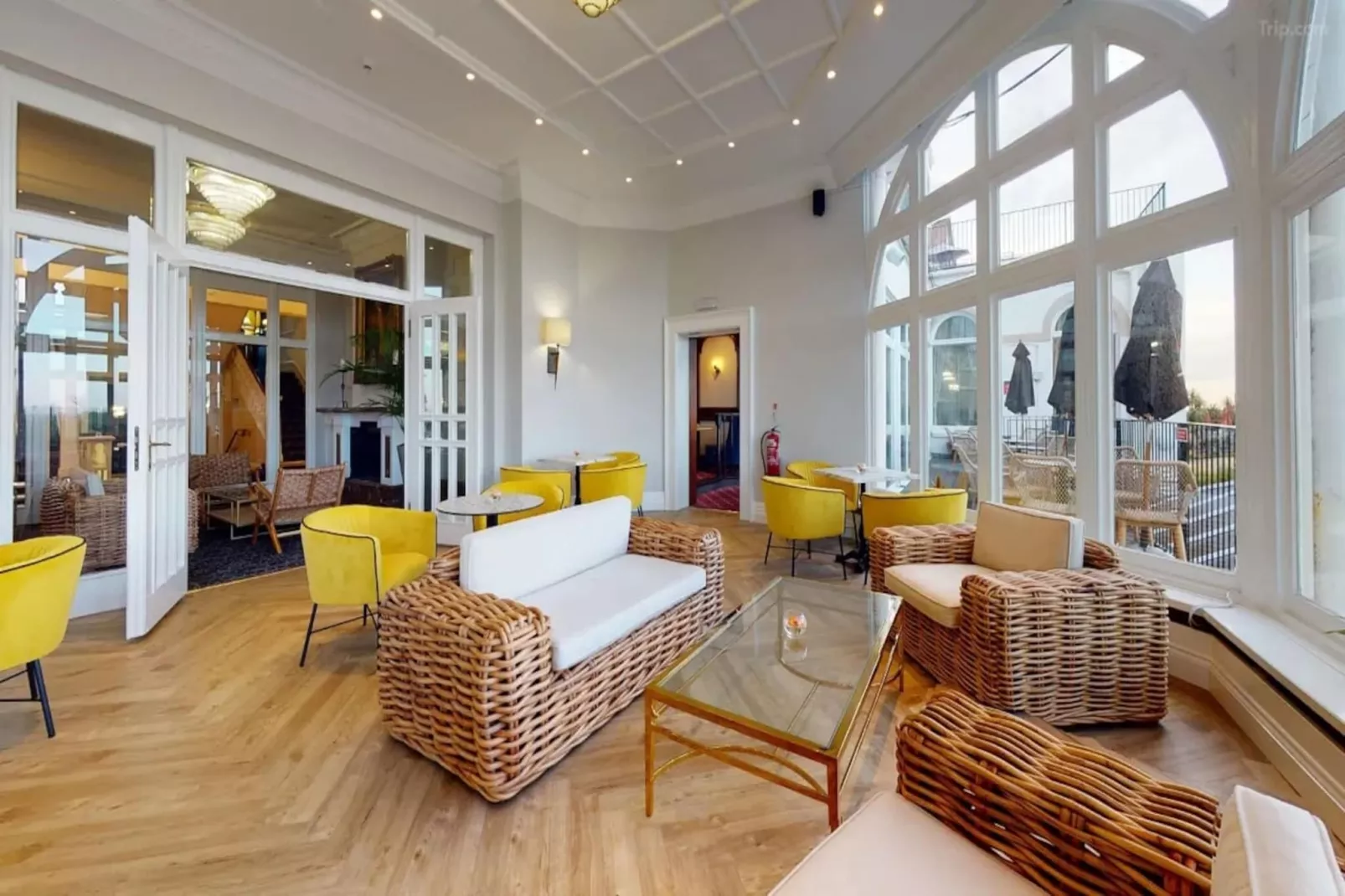 Standard family room for 4(2A+2C)-Eetkamer