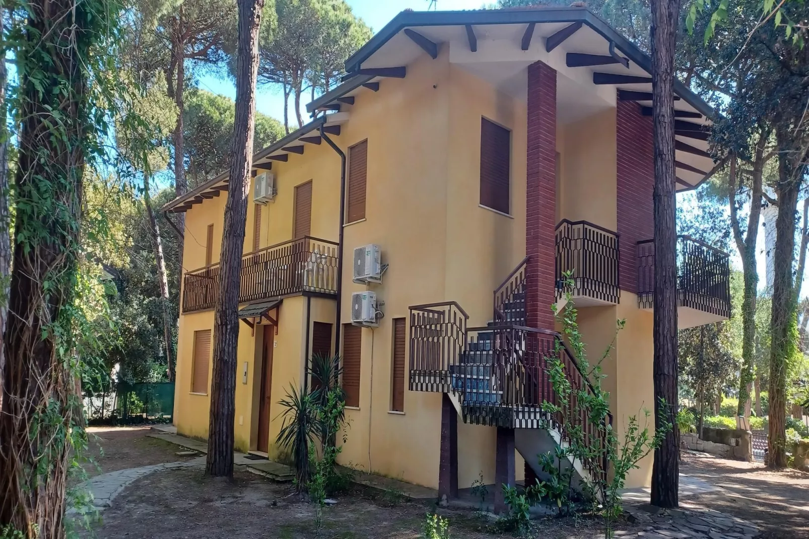 Solaris trilocale 70-Buitenkant zomer