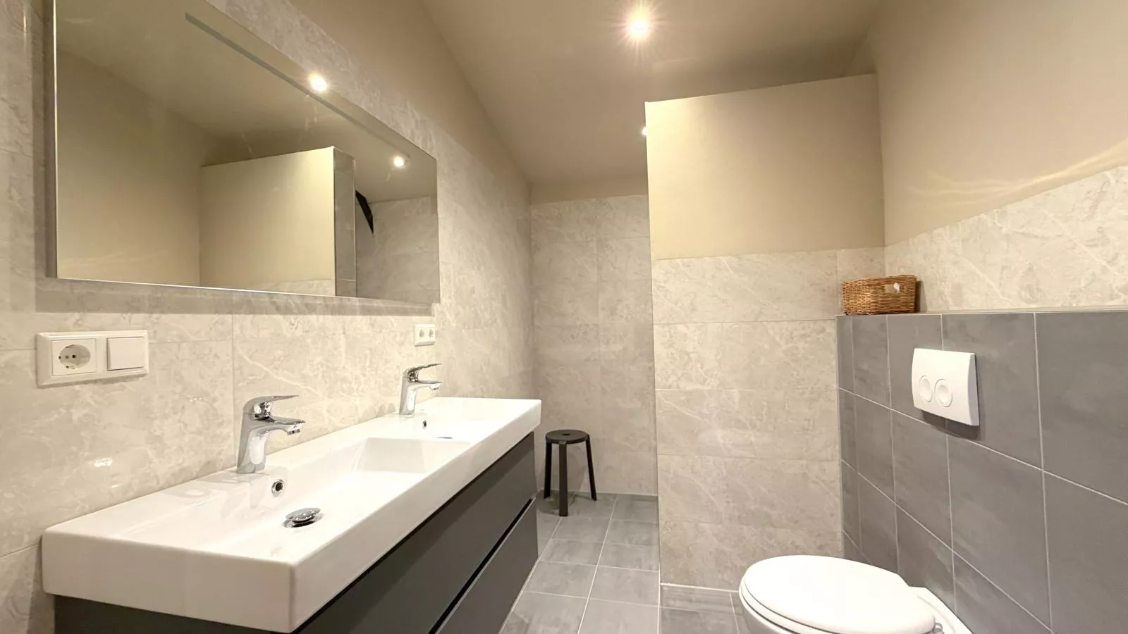 Sientjeshof 2-Badkamer