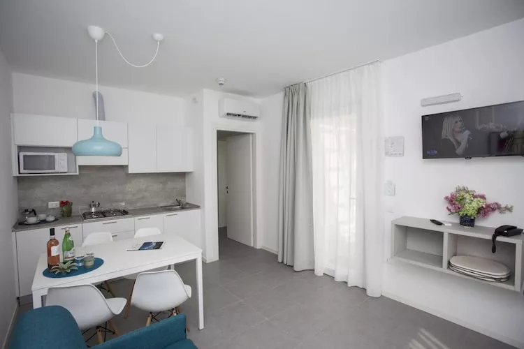 Sisan Family Resort Cisano di Bardolino - App 4 pax-Woonkamer