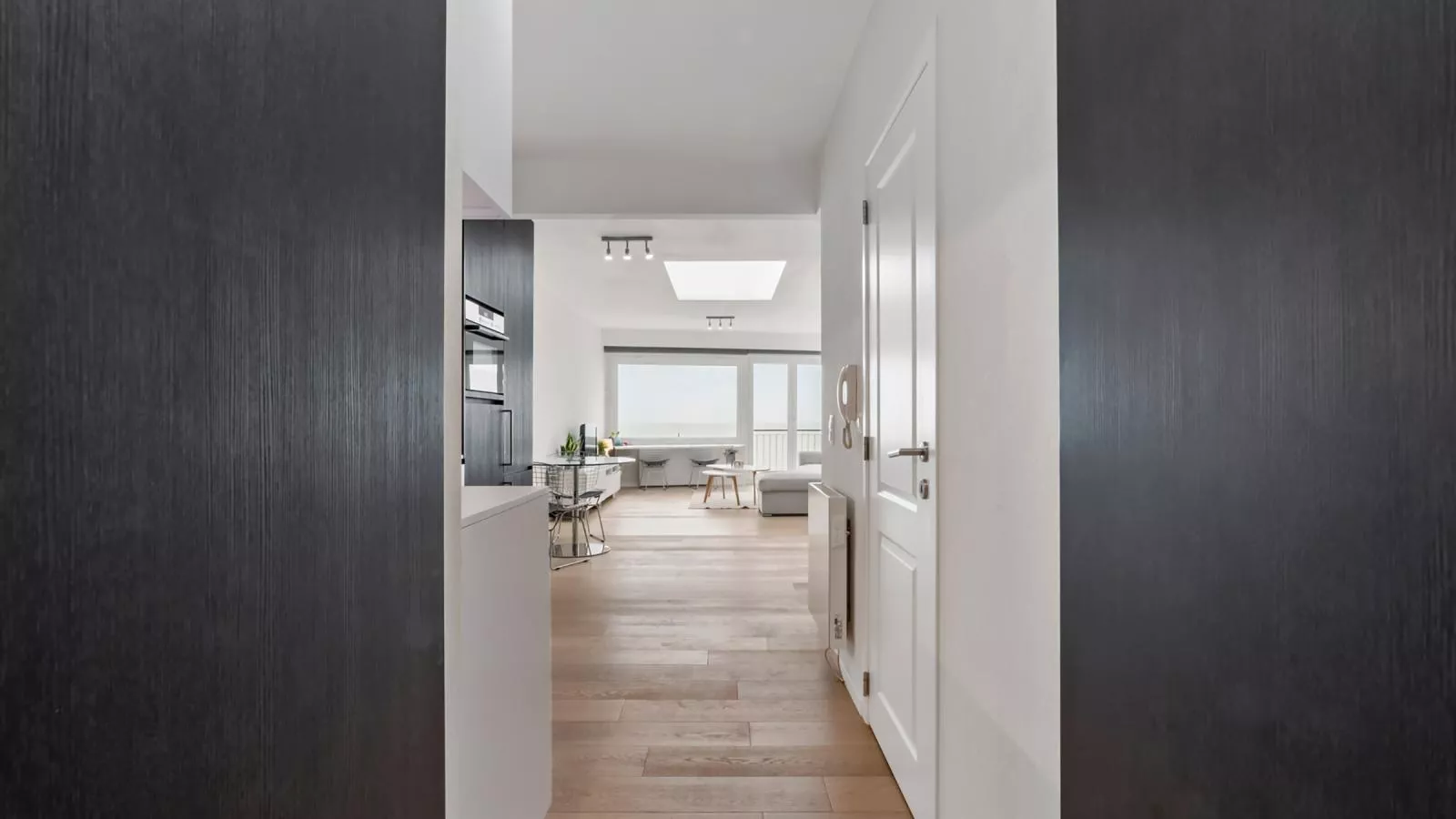 Costa Brava - 9C-Hal-ontvangst