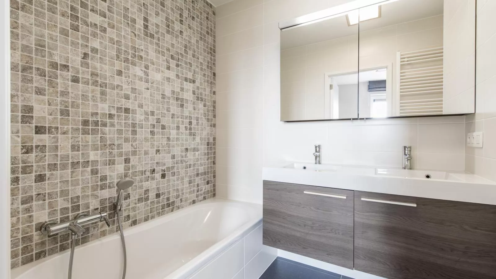 Eden - B7 + garage 2.16-Badkamer