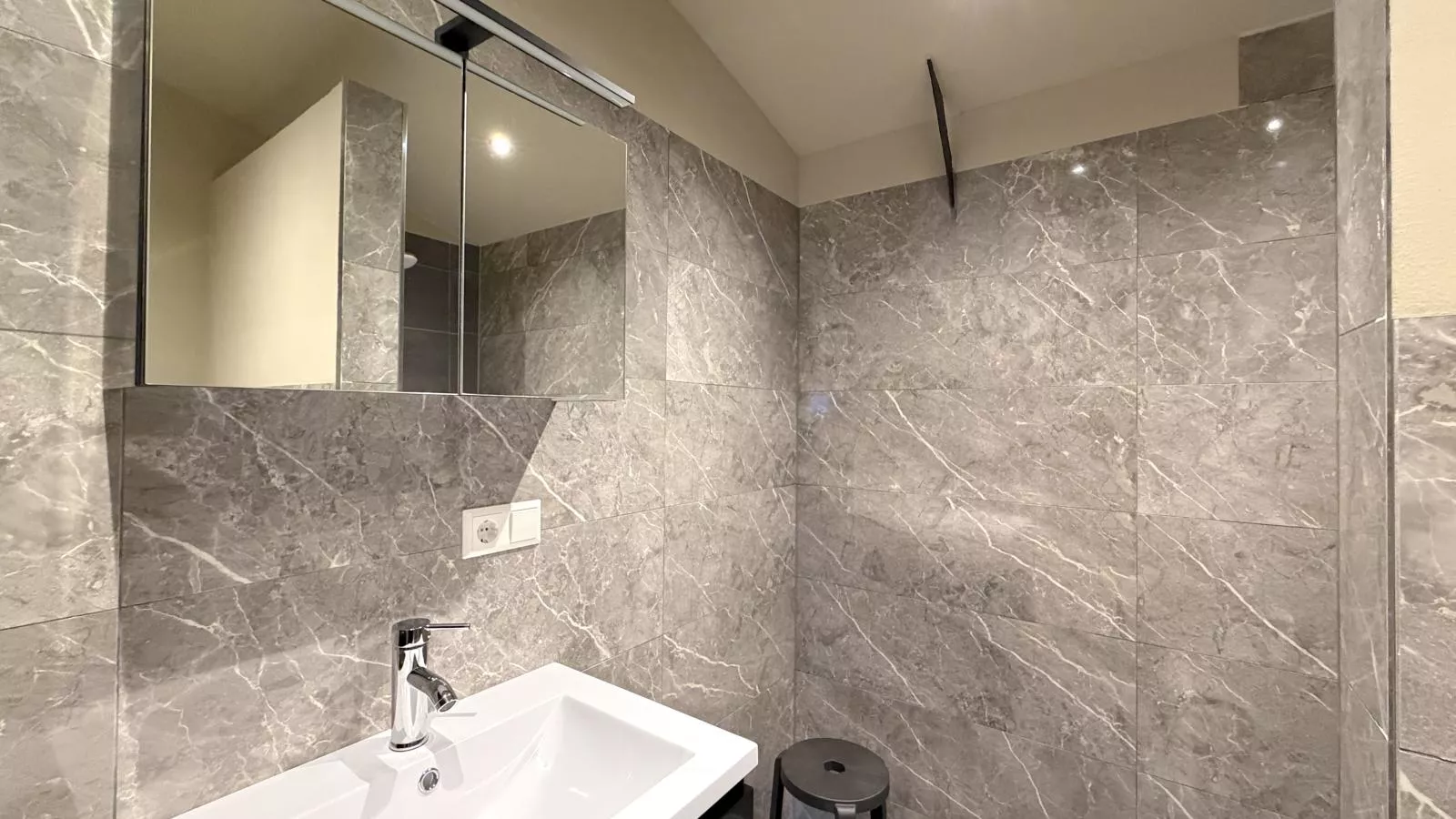 Sientjeshof 1-Badkamer