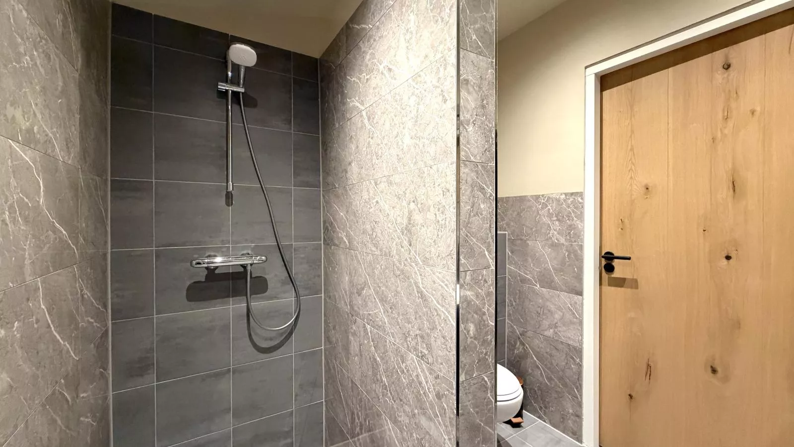 Sientjeshof 2-Badkamer