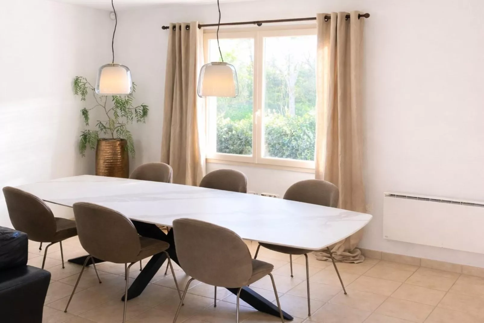 Villa Sizarin - Eetkamer