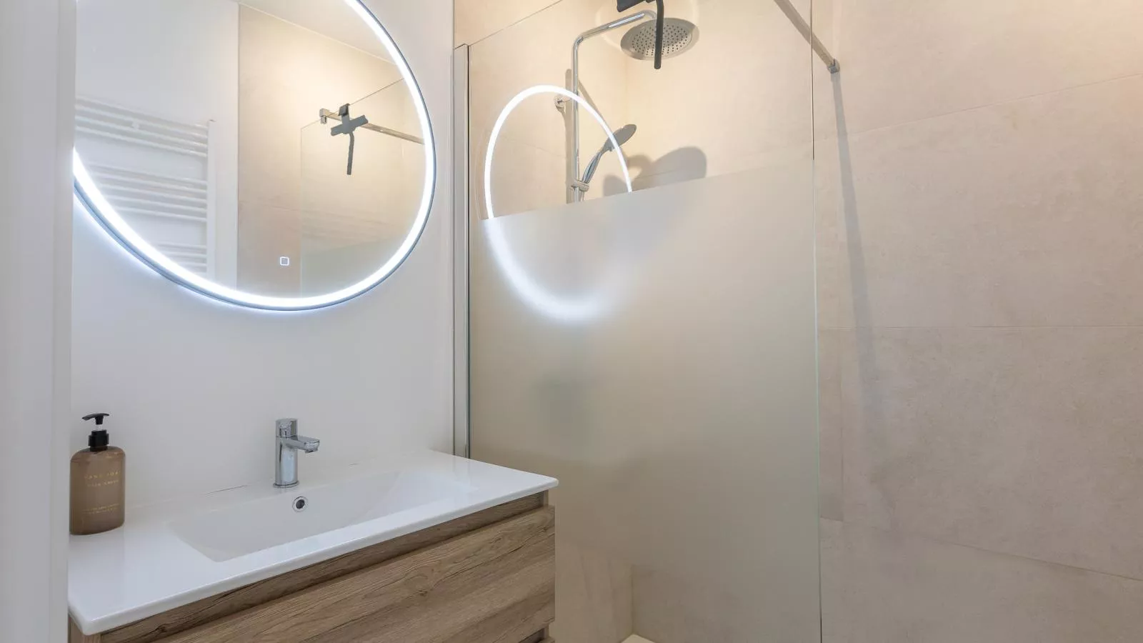 Omnia 7 - 0103 + park. 5-Badkamer