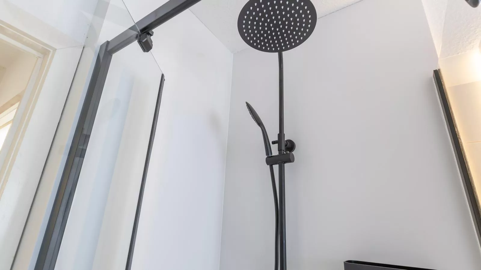 Twins - 0503 + park. 10-Badkamer