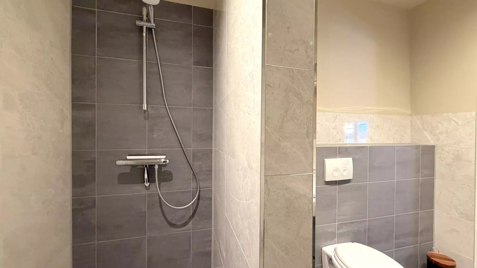 Sientjeshof 2-Badkamer