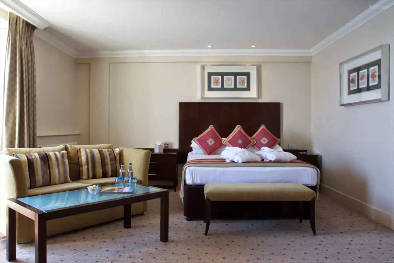 Superior Feature w\/ View-Slaapkamer