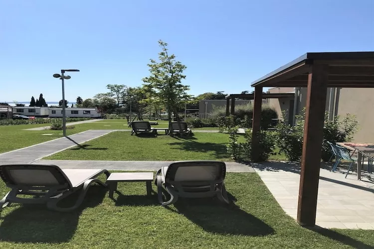 Sisan Family Resort Cisano di Bardolino - App 4 pax-Tuinen zomer