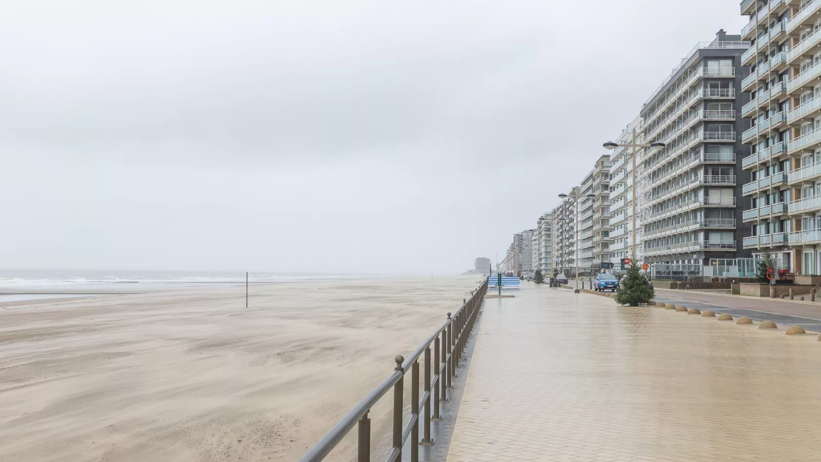 Espace II - 0102 + box 2 (Magnum)-Buitenlucht