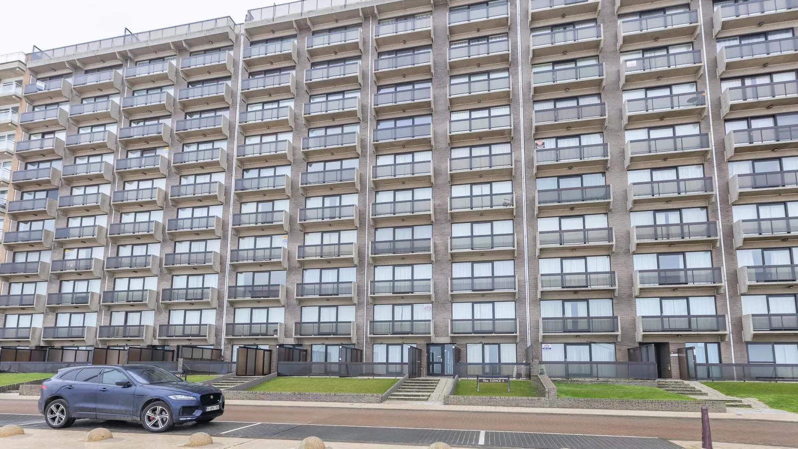 Espace II - 0102 + box 2 (Magnum)-Buitenlucht