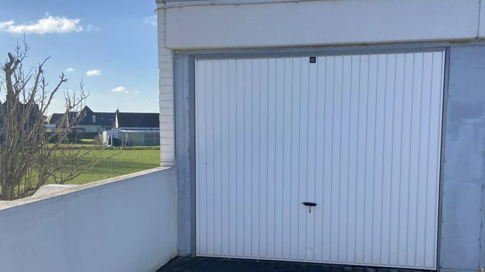 Sun Beach - 0001 + box 82 (Green Garden)-Buitenlucht