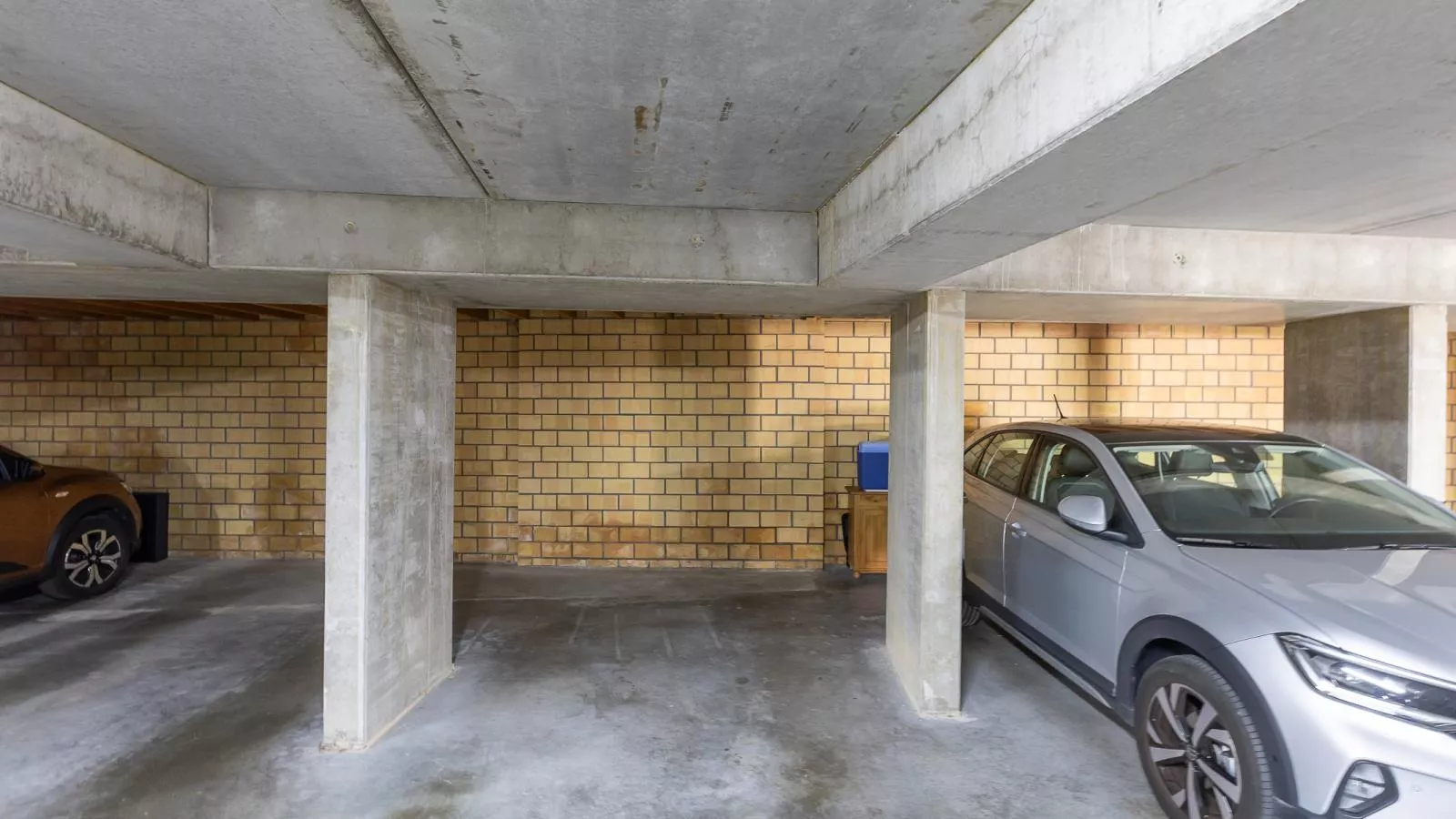 Emily - 0401 + park.-Buitenlucht