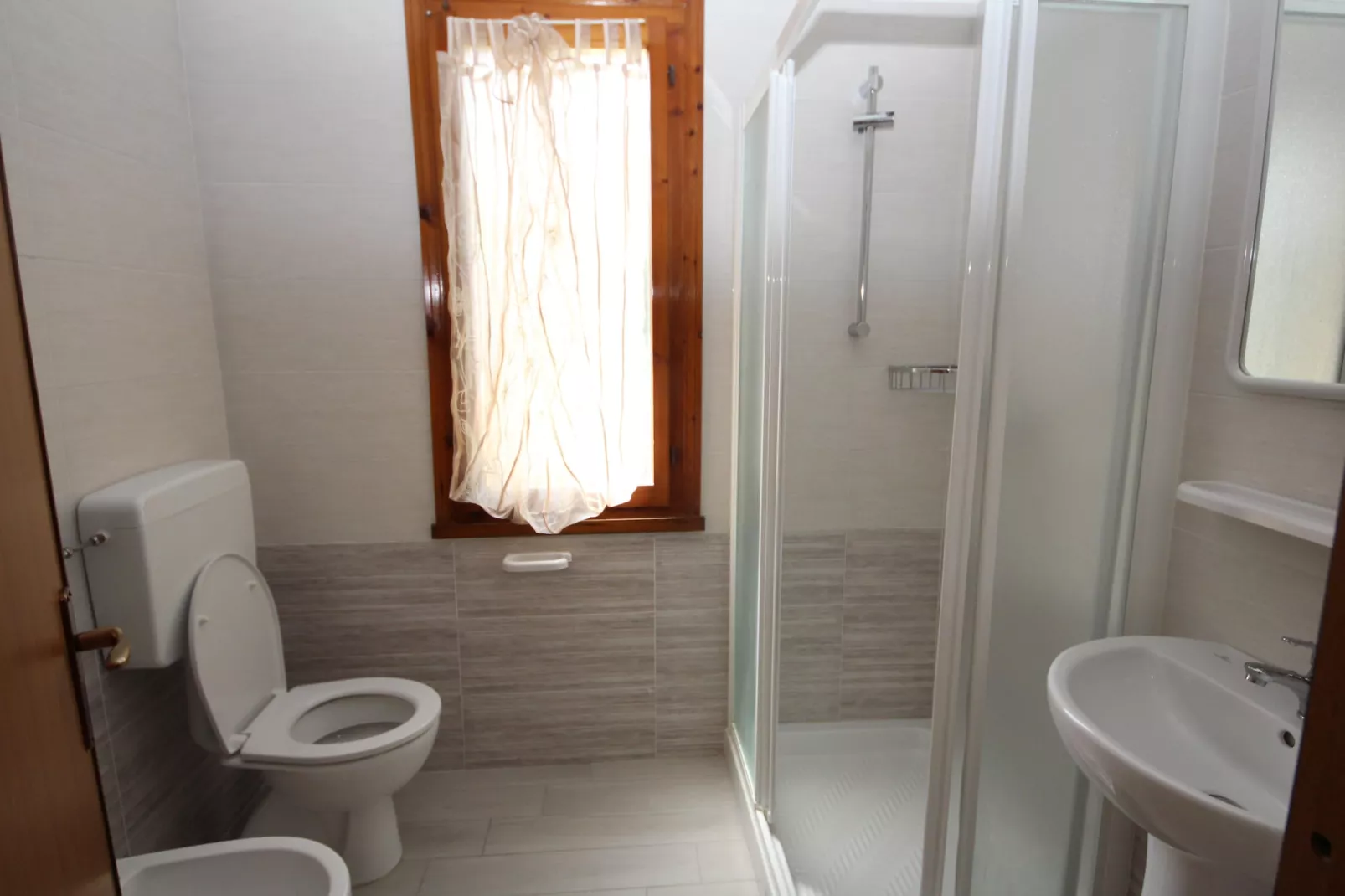 Lorenza trilo – 3-Badkamer