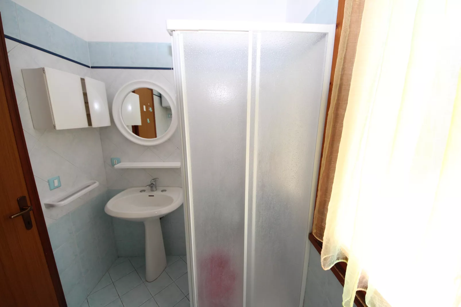 Lorenza trilo – 4-Badkamer