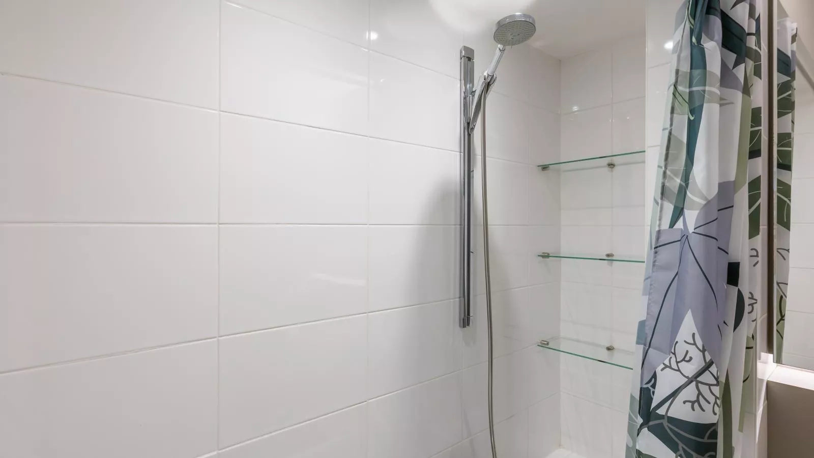 Loukojack - 0601 + park. 12-Badkamer