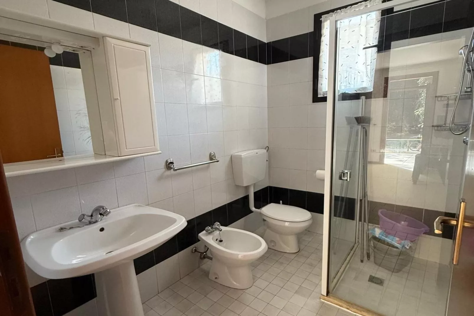 Graziella trilo -  18/2  - Badkamer