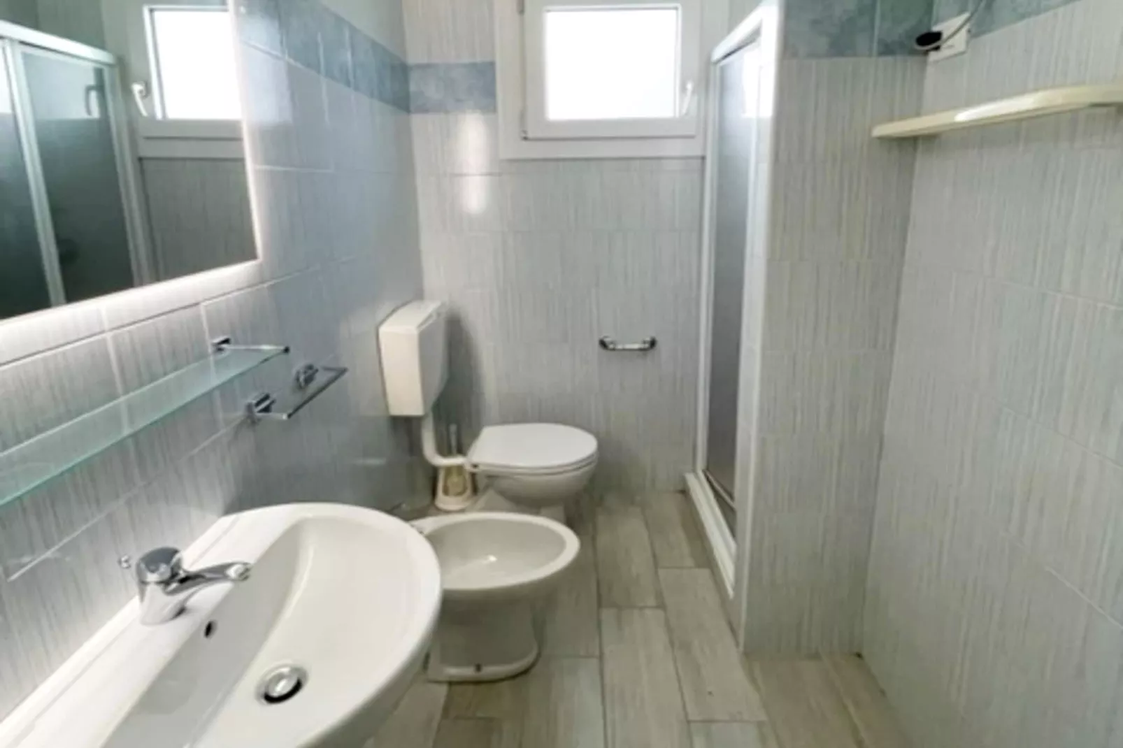 Fausta trilo - 9  - Badkamer