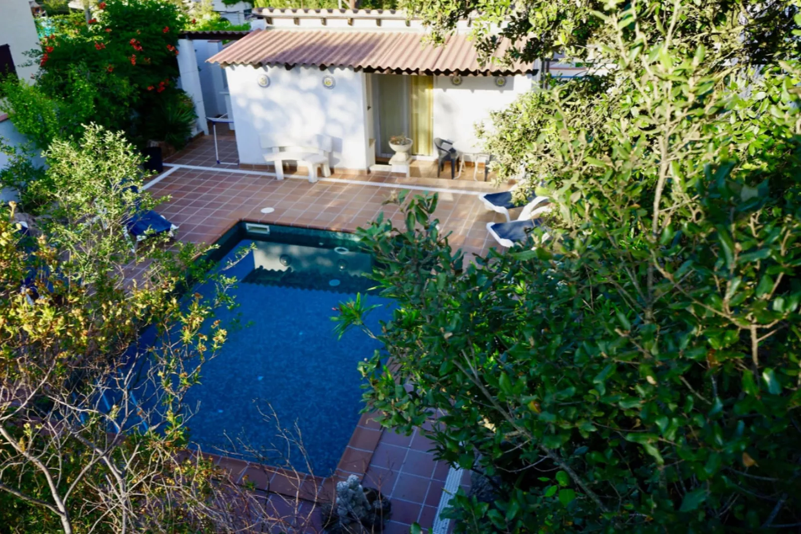 CASA OLEANDER-Buitenkant zomer