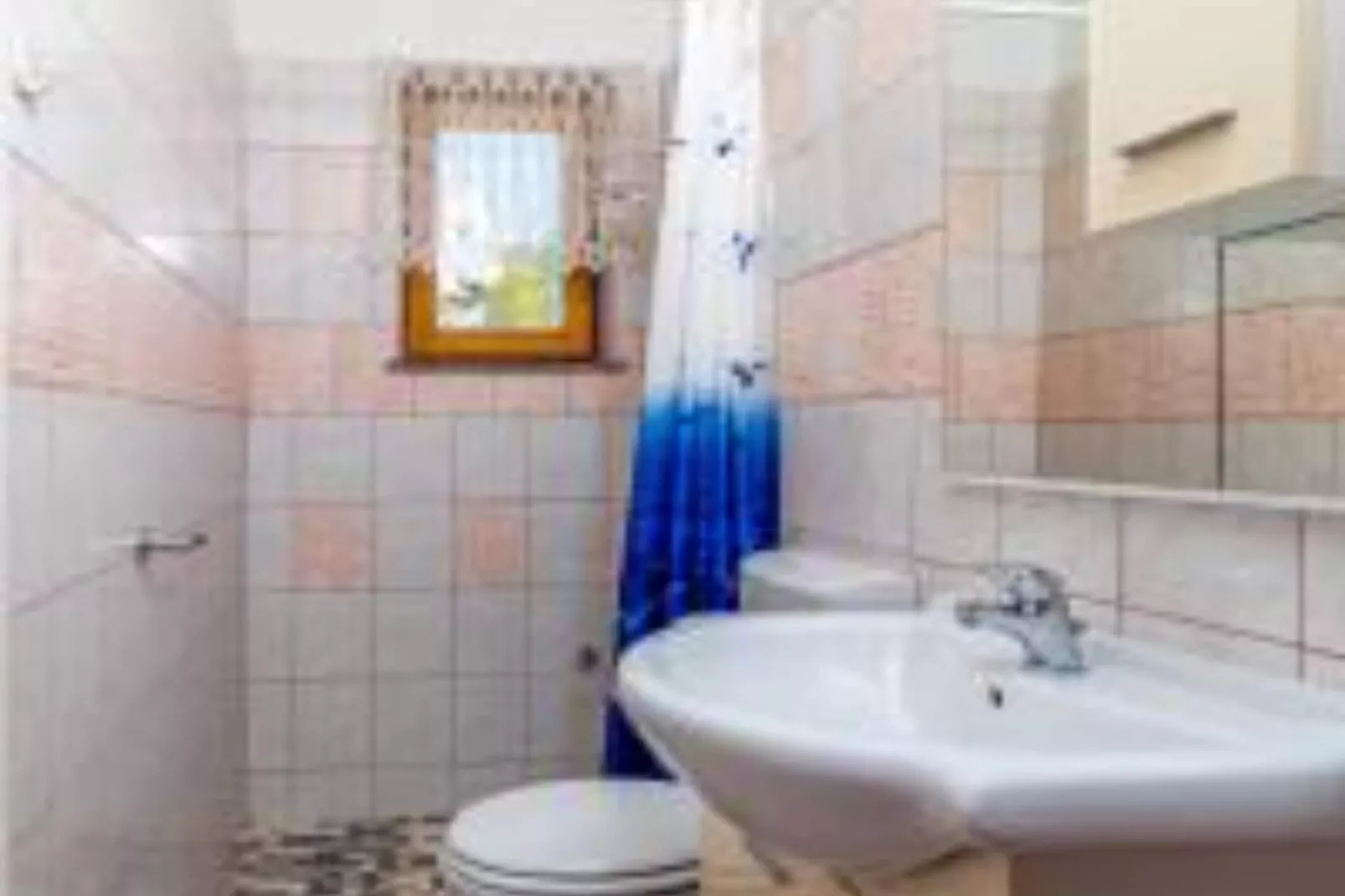 Apartments Panorama - Three Bedroom Apartment with Balcony and Sea View (3)-Badkamer