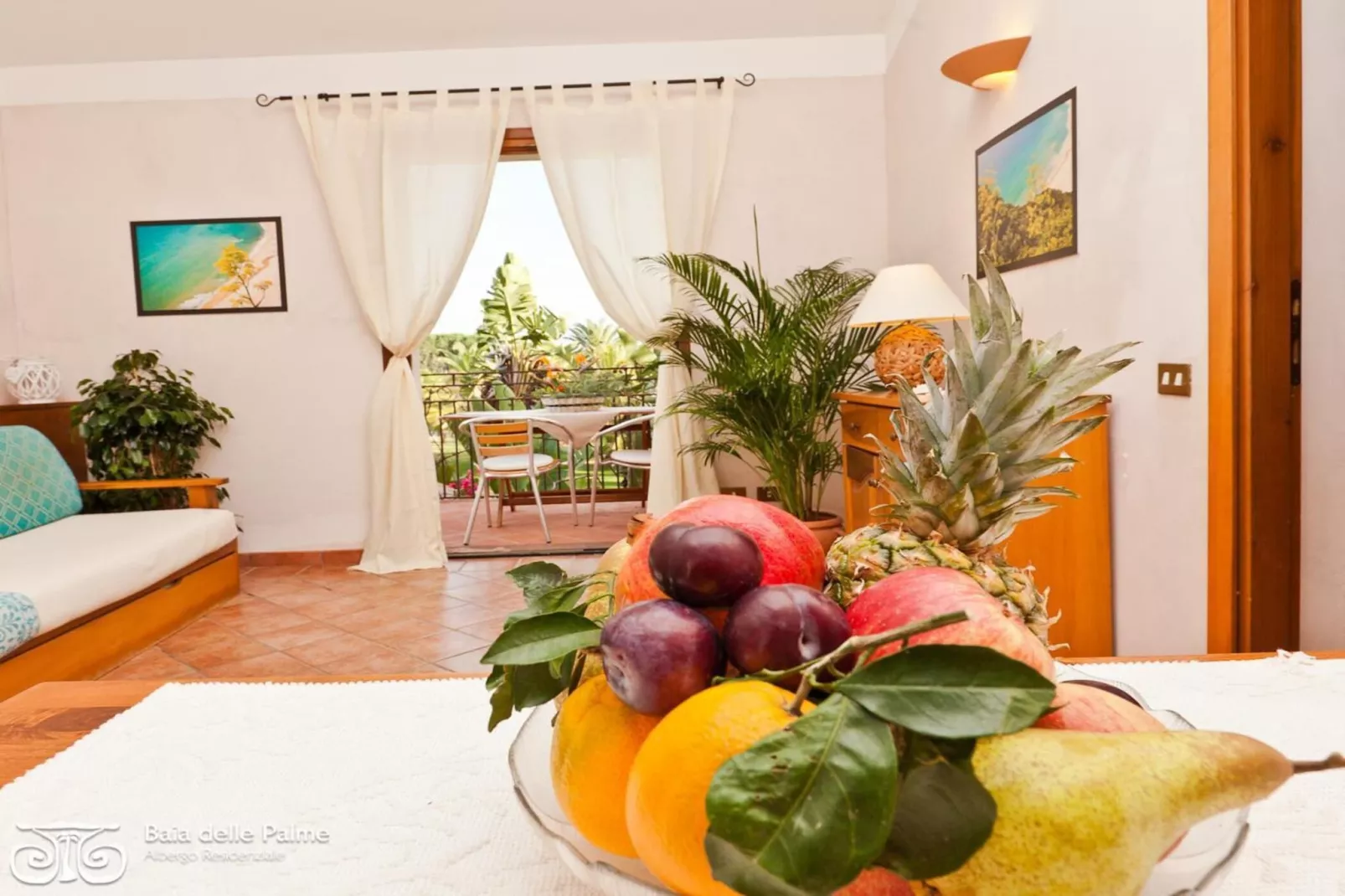 BAIA DELLE PALME-Trilo 6-Eetkamer