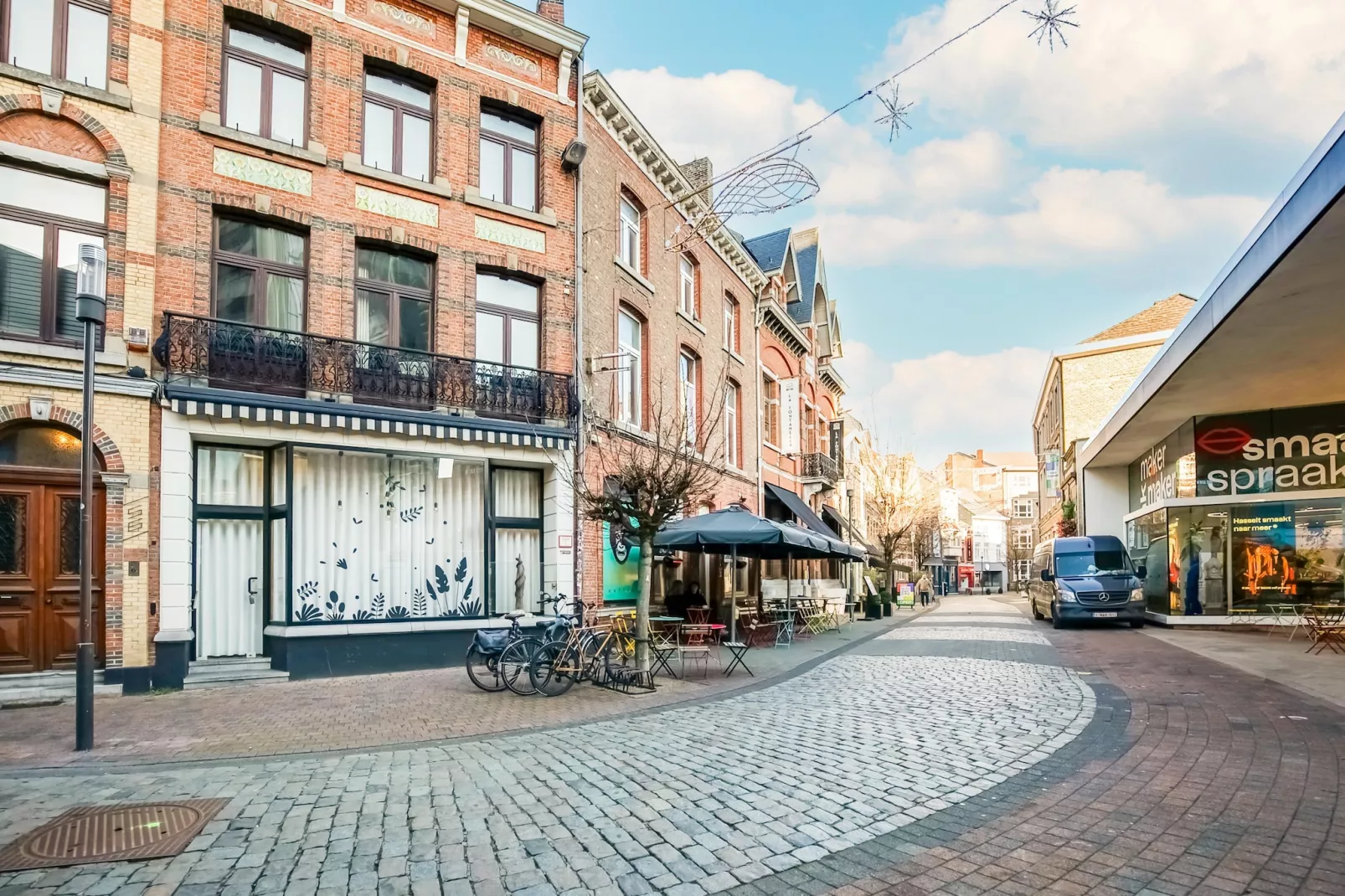 In Sint Lambertus - Buitenkant zomer