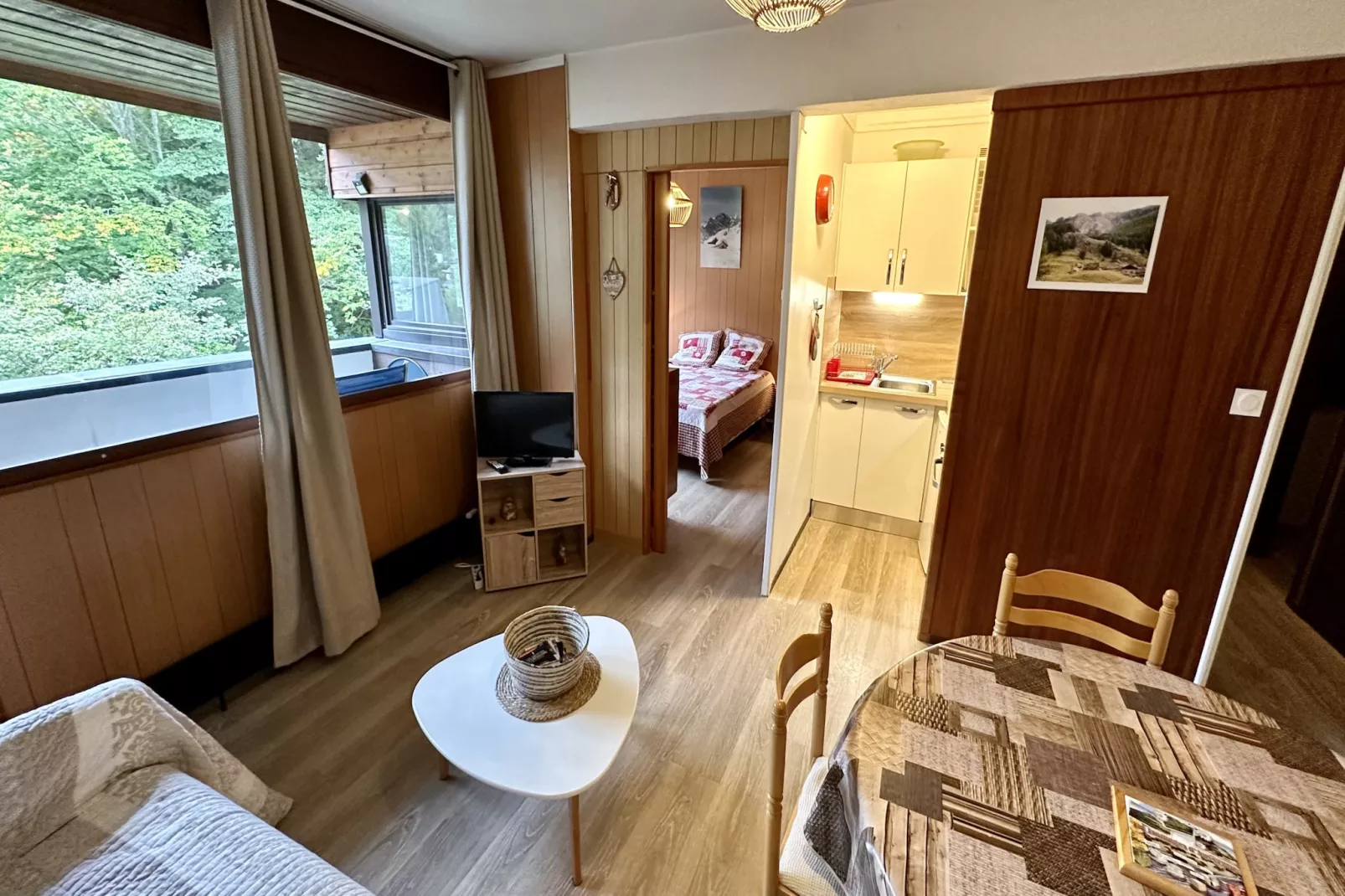 Le Pradet C 513 - Le Mont Dore 4pers-Woonkamer