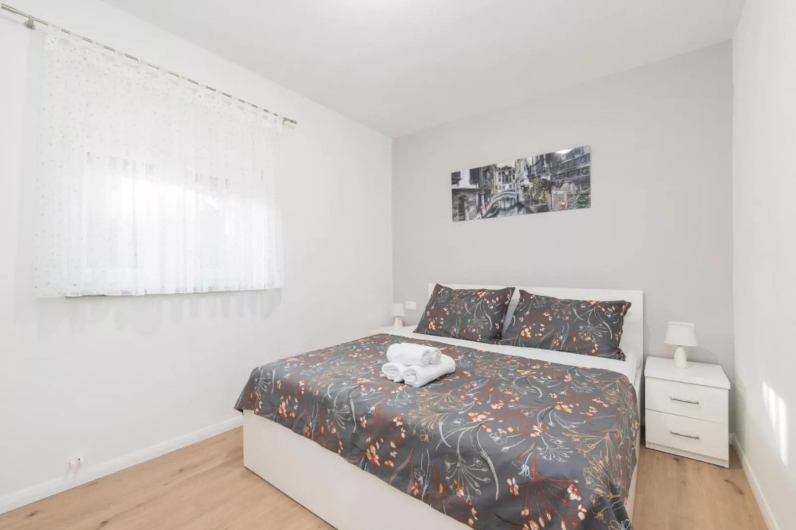 Mihael Holiday House - Three Bedroom Holiday Home with jacuzzi-Slaapkamer