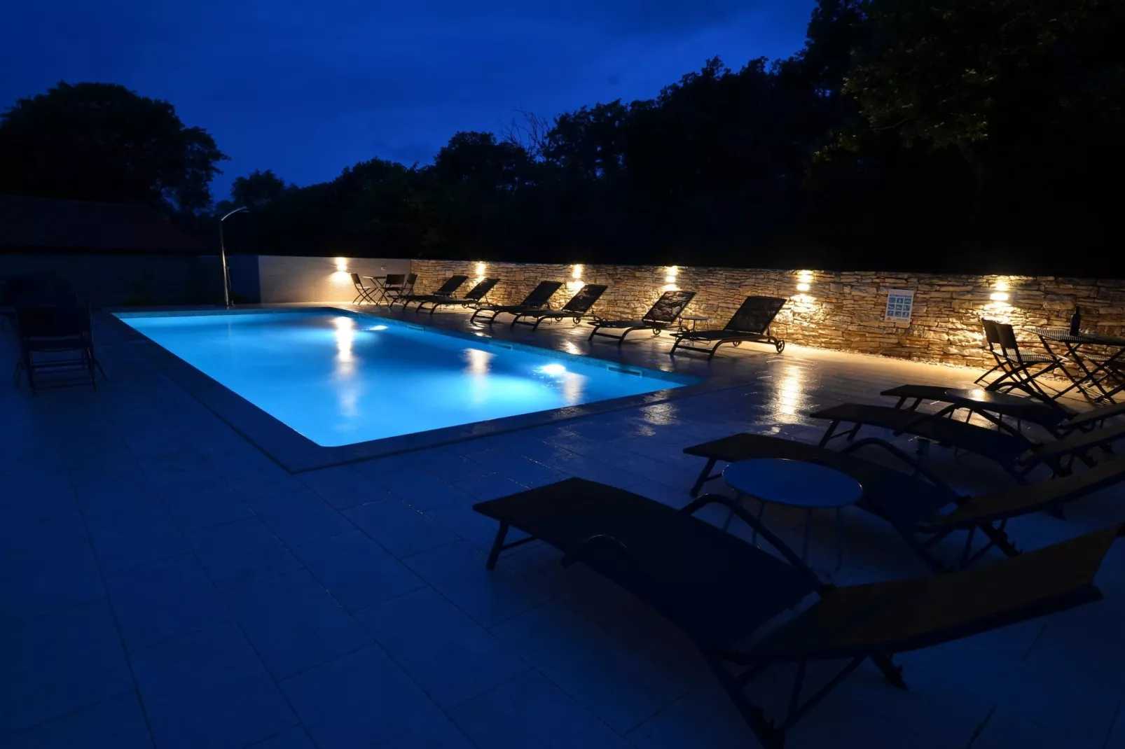 Tranquil Getaway with Shared Pool in Bale - One Bedroom Apartment-Zwembad