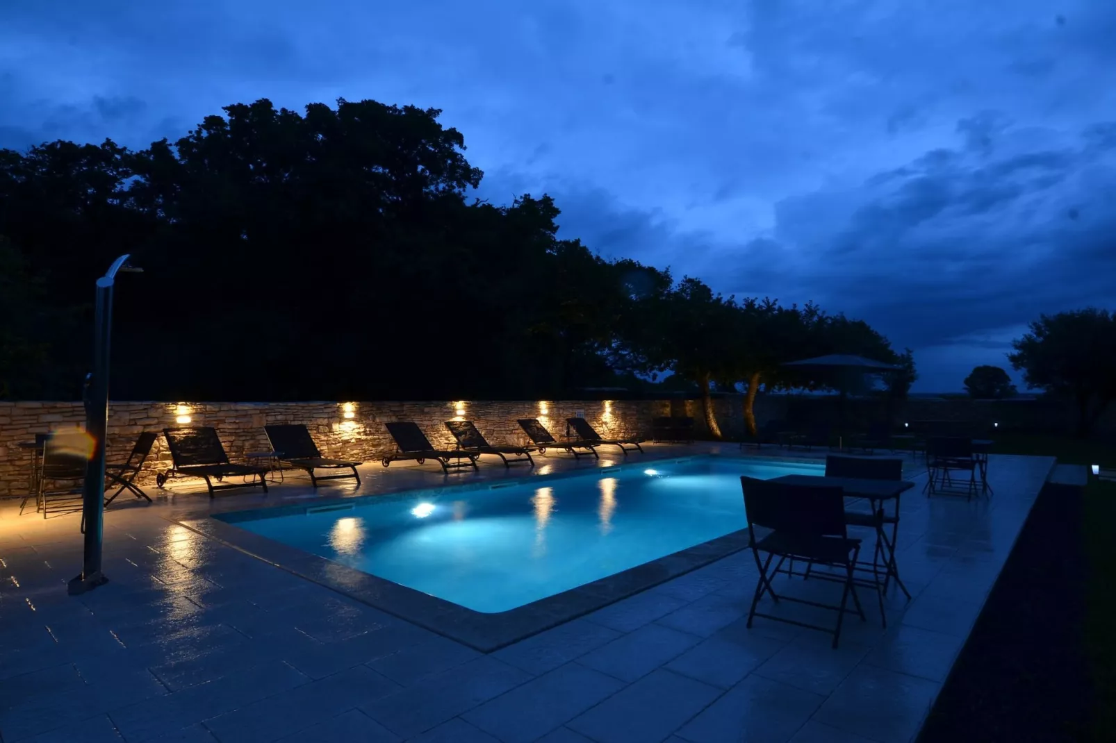 Tranquil Getaway with Shared Pool in Bale - One Bedroom Apartment-Zwembad