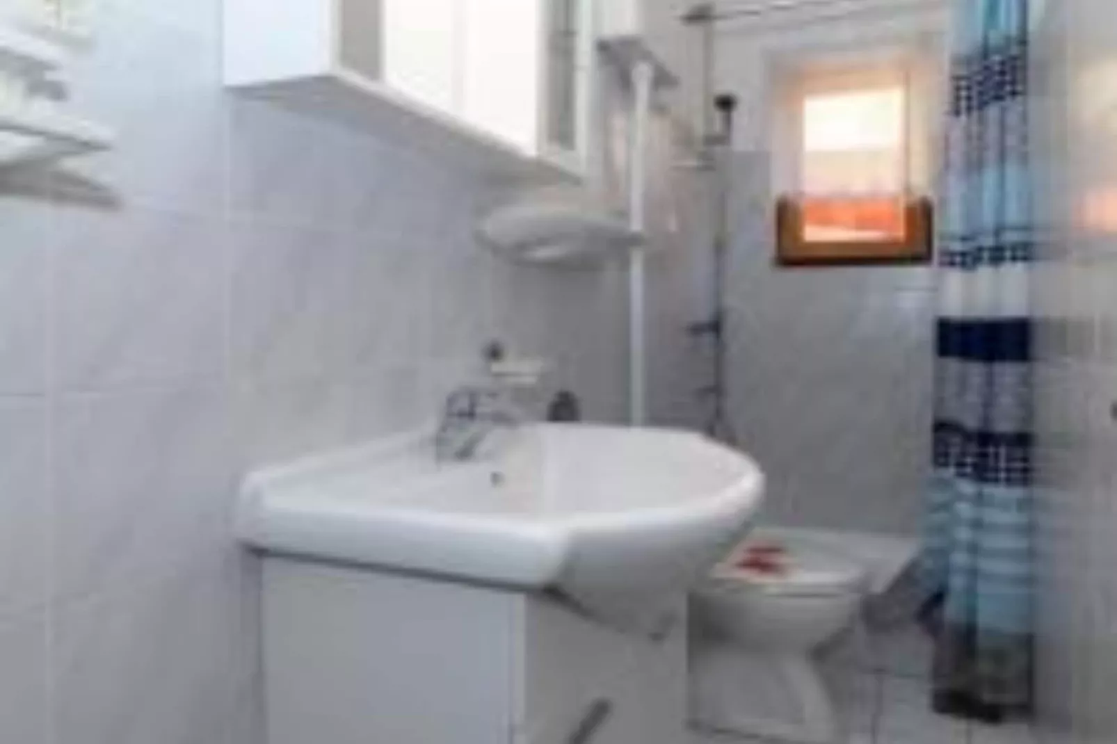 Apartments Panorama - Two Bedroom Apartment with  Terrace and Sea View (1)-Badkamer