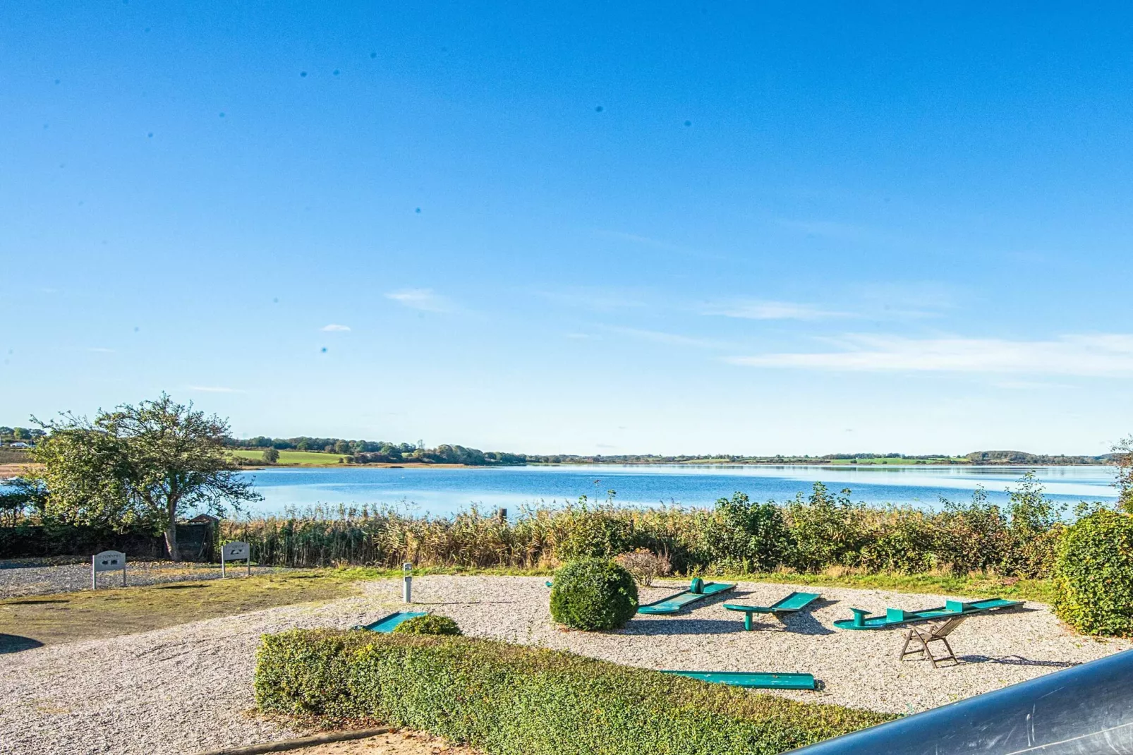 2 rooms w/partially seaview-Niet-getagd