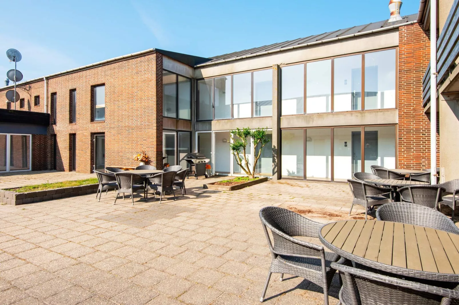 1 room,G.Floor/1.,Standard - Uitzicht