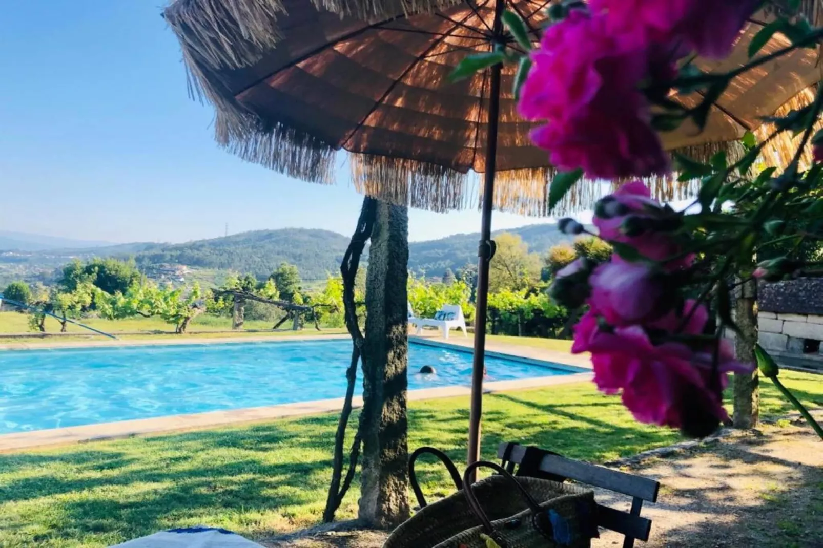 Casa da Ventozella/Triple Room with Private Bathroom-Zwembad