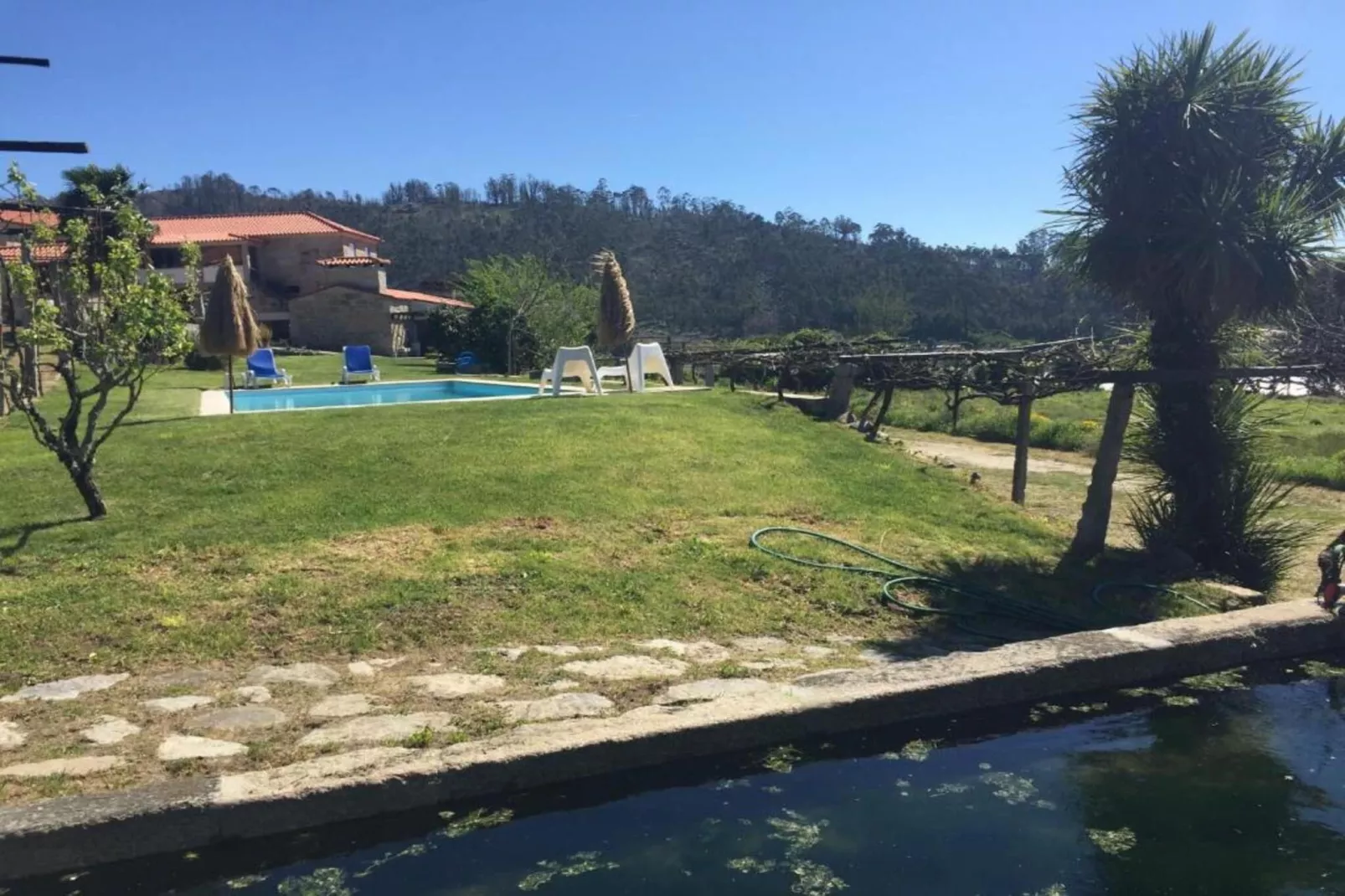 Casa da Ventozella/Triple Room with Private Bathroom-Tuinen zomer