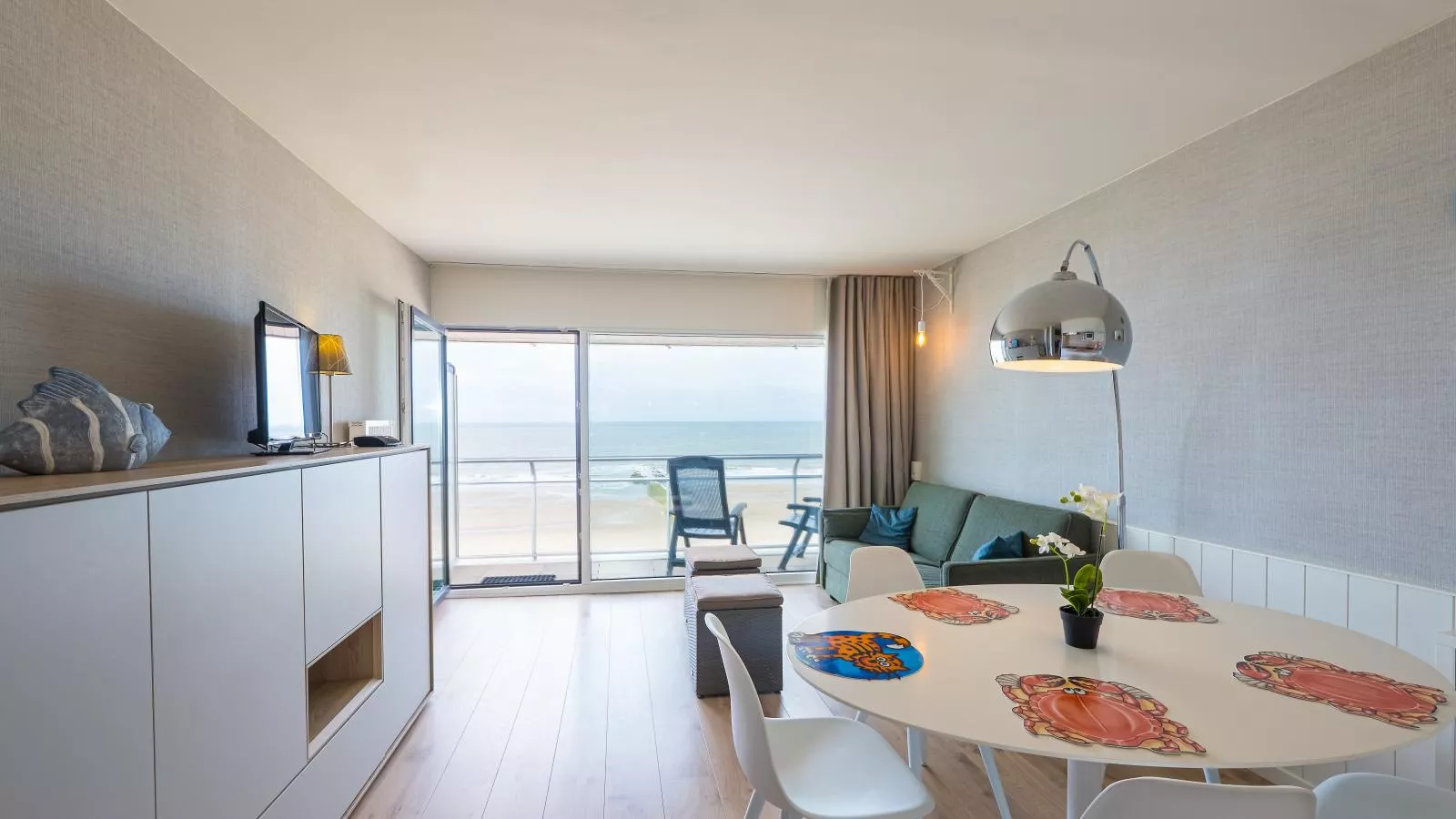 Darwin II - 0605 + box 41 (Green Garden)