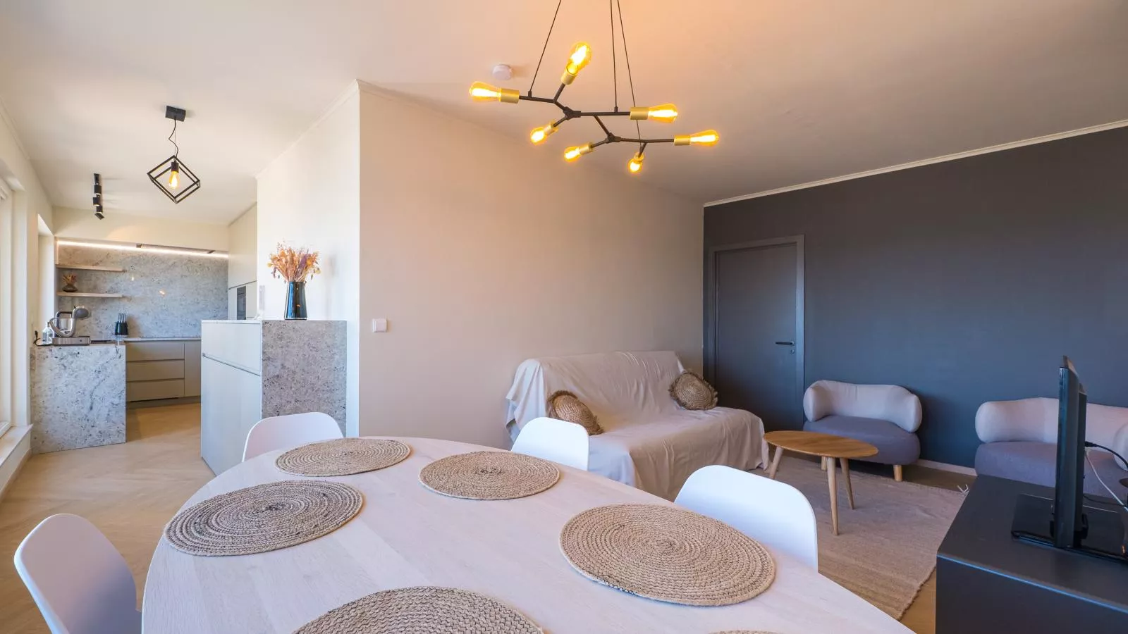 Lakme - 0801 + box 16 (Villa Georges II)