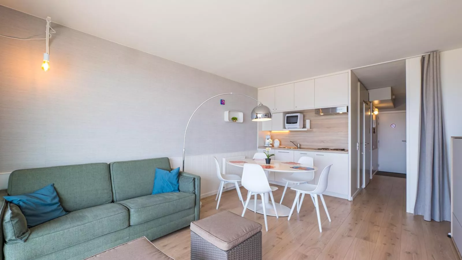 Darwin II - 0605 + box 41 (Green Garden)-Woonkamer