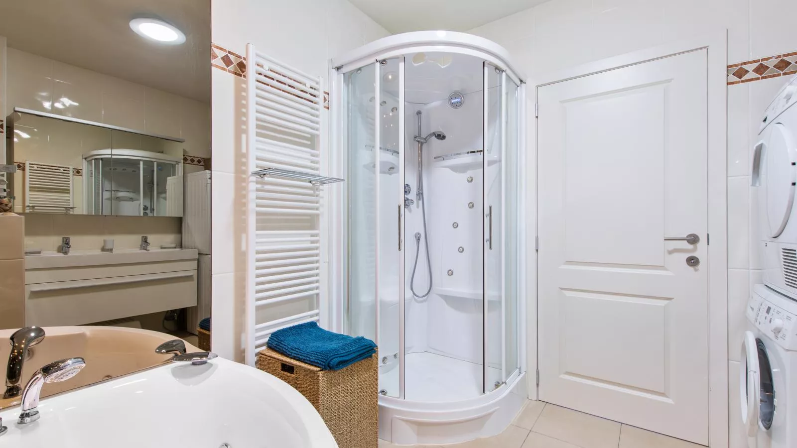 Jachthaven II - 9.0202 + box 50-Badkamer