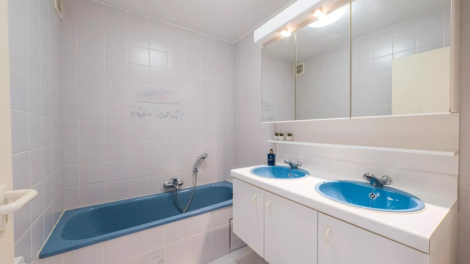 Espace II - 0401 + box 4&5-Badkamer