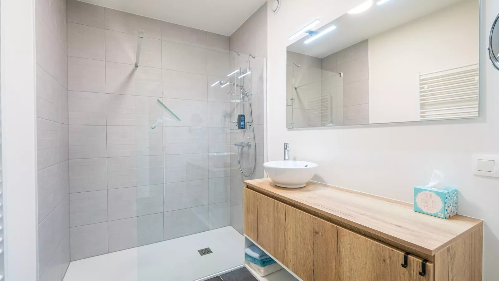 Amantha - 0102 + box 9-Badkamer