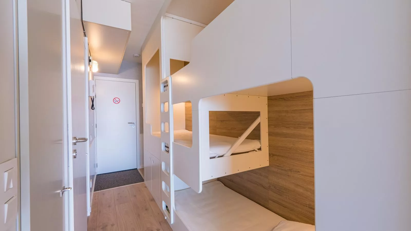 Darwin II - 0605 + box 41 (Green Garden)