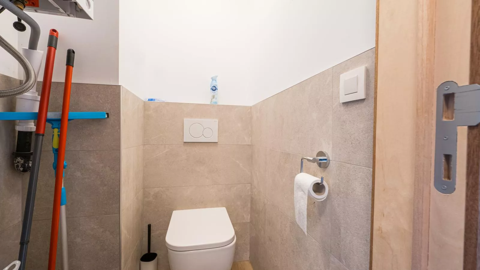 Pearl Beach - 0504 + box 12-Binnen