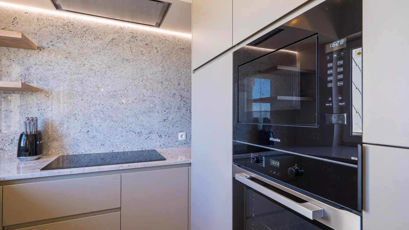 Lakme - 0801 + box 16 (Villa Georges II)-Keuken