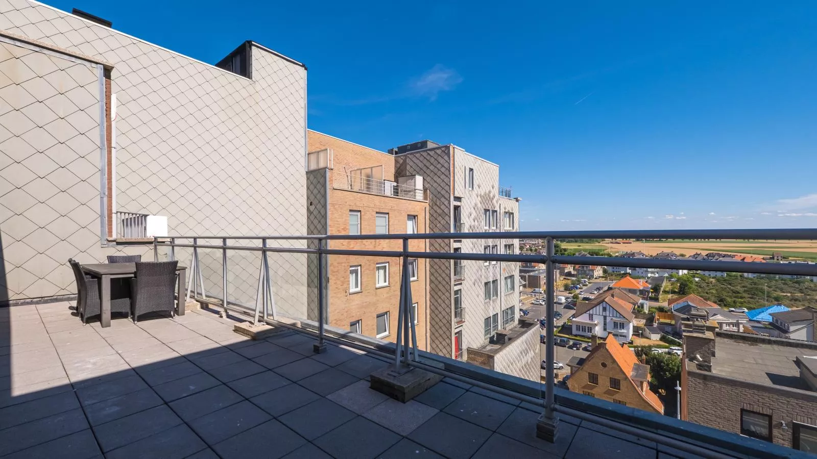 Lakme - 0801 + box 16 (Villa Georges II)-Buitenlucht