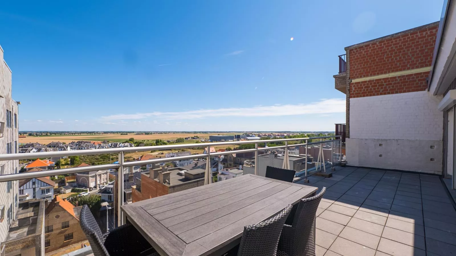 Lakme - 0801 + box 16 (Villa Georges II)-Buitenlucht