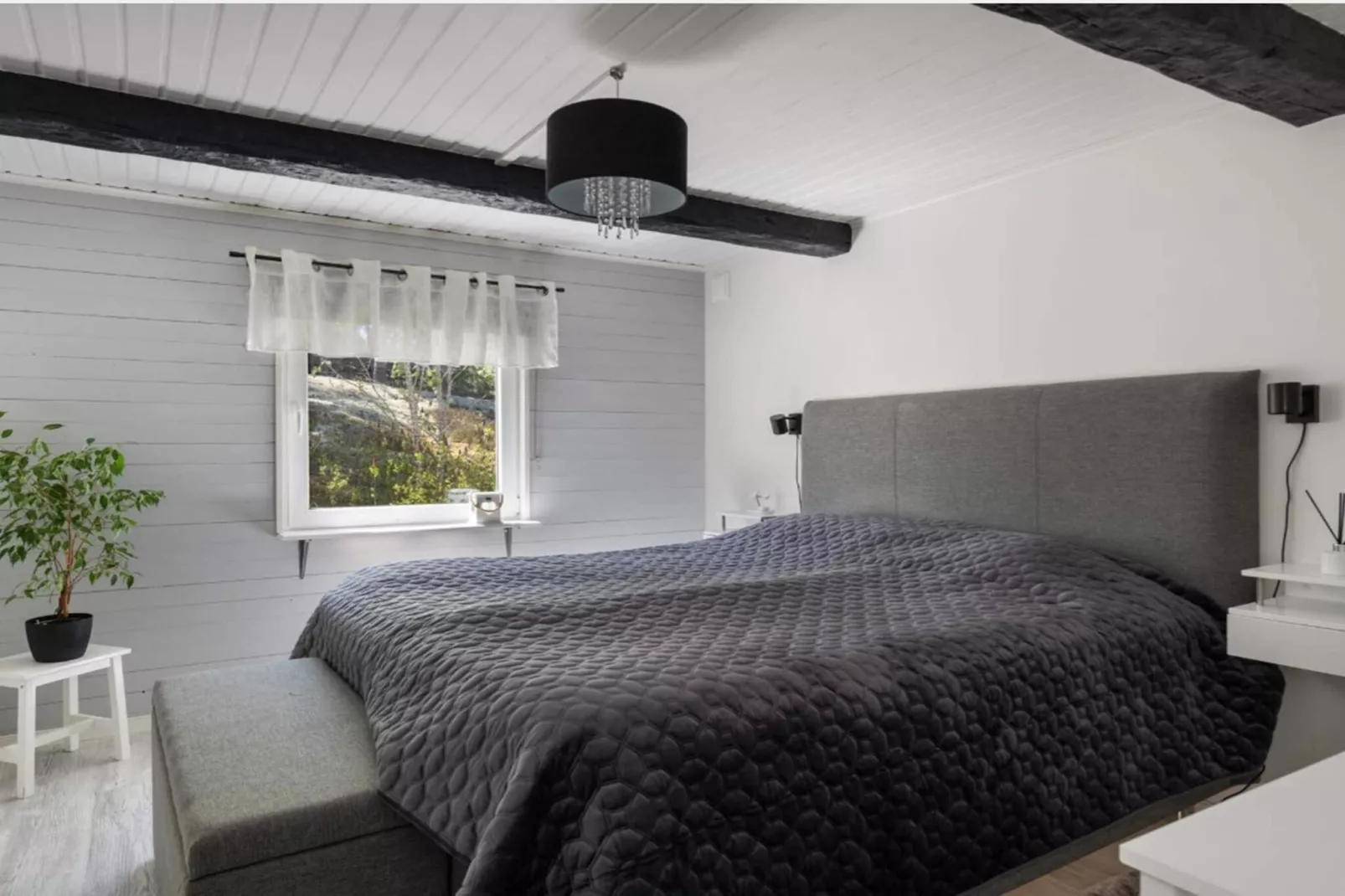 Gezellig toevluchtsoord in het bos met bubbelbad - Binnen