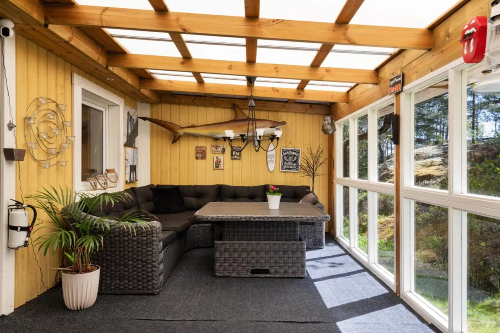 Gezellig toevluchtsoord in het bos met bubbelbad - Binnen