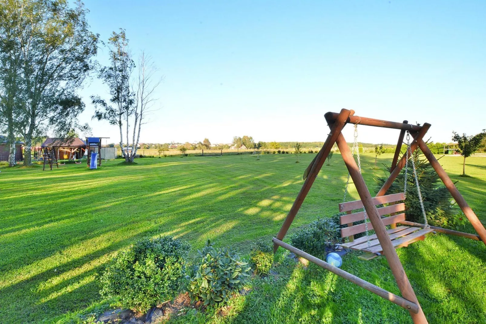 Domki Pani Marii 50 m2 dla 6 osób Jarosławiec-Tuinen zomer